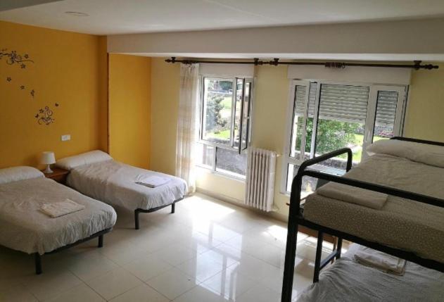 Albergue Internacional De ยาเนส ภายนอก รูปภาพ