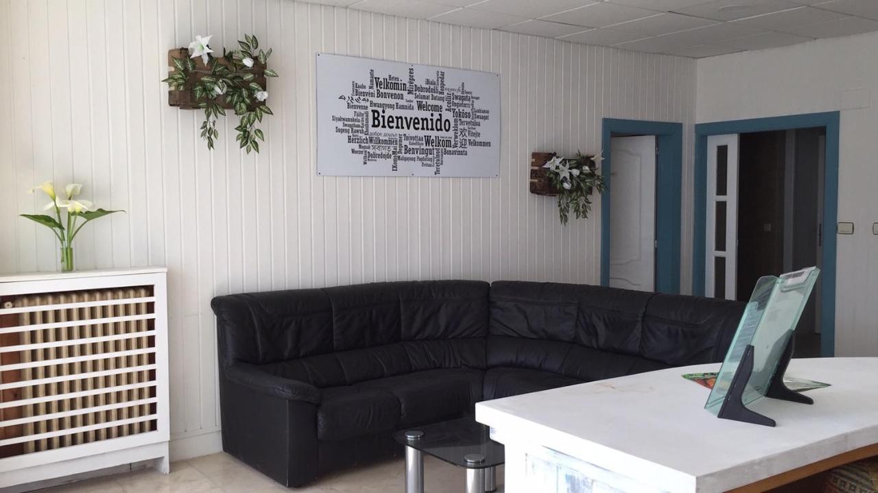 Albergue Internacional De ยาเนส ภายนอก รูปภาพ