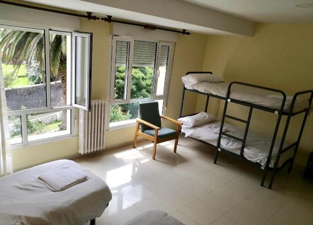 Albergue Internacional De ยาเนส ภายนอก รูปภาพ