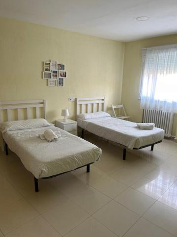 Albergue Internacional De ยาเนส ภายนอก รูปภาพ