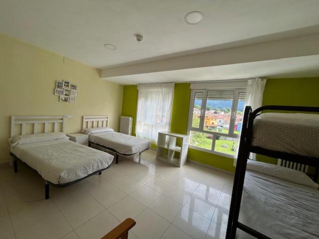 Albergue Internacional De ยาเนส ภายนอก รูปภาพ